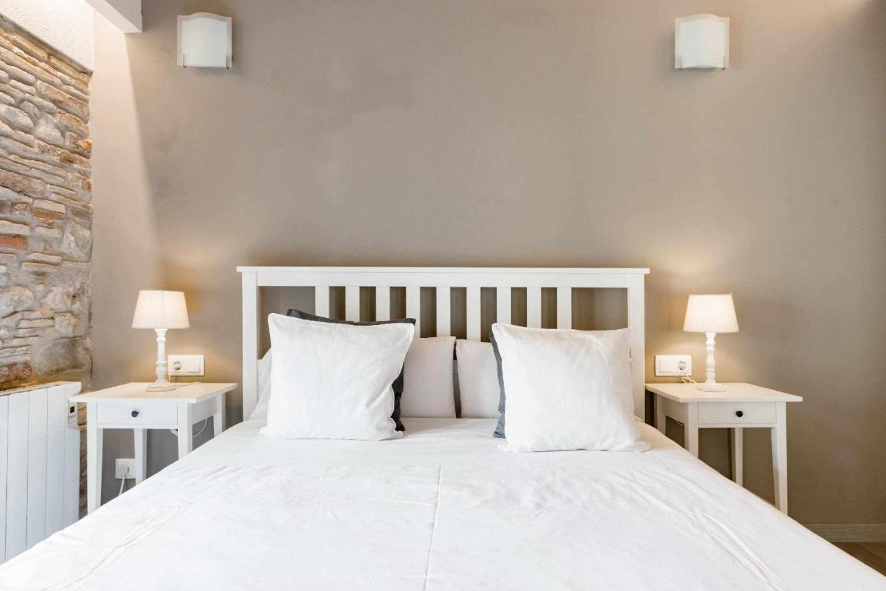 Revitalized Apartment In Historical Building Girona Eksteriør bilde